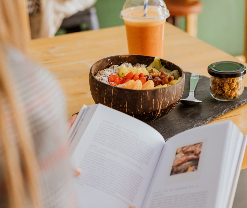 Un completo brunch en Sevilla con café de especialidad y tostadas en Milk Away.