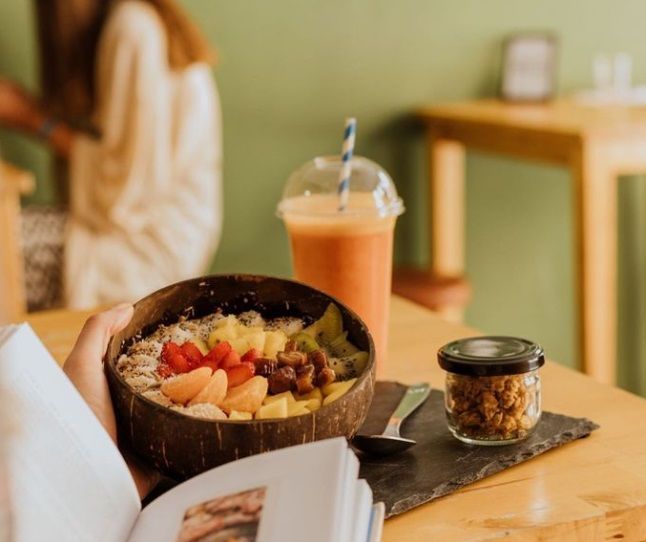 Brunch en Sevilla con smoothies saludables cerca de la Catedral y el Ayuntamiento en Milk Away.